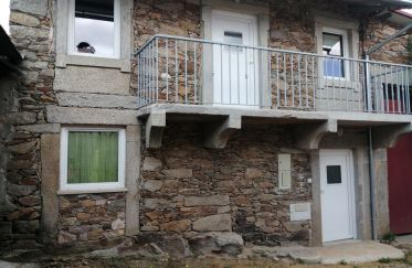 Village house T3 in Penas Roias of 140 m²