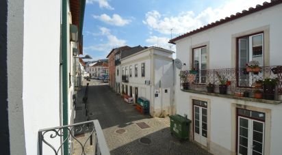 Maison T3 à Espinhal de 369 m²