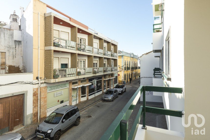 Apartment T4 in Faro (Sé e São Pedro) of 191 m²