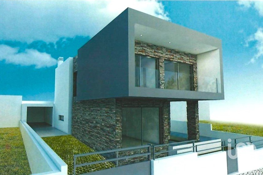 Maison T4 à Charneca De Caparica E Sobreda de 150 m²