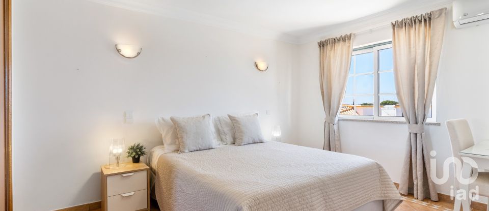 Lodge T4 in Albufeira e Olhos de Água of 289 m²