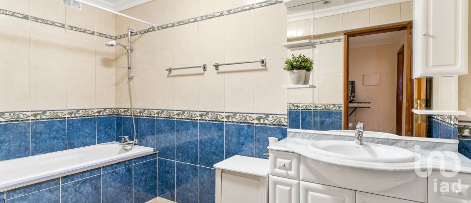 Lodge T4 in Albufeira e Olhos de Água of 289 m²