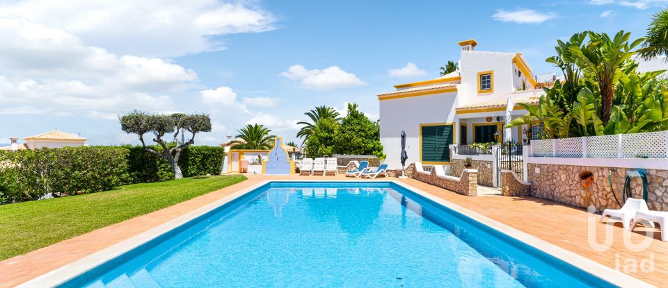 Lodge T4 in Albufeira e Olhos de Água of 289 m²