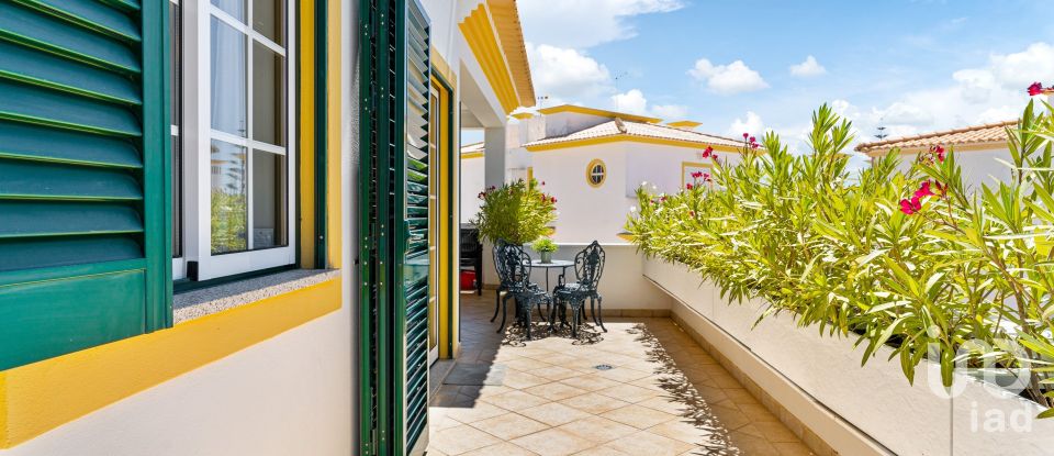 Lodge T4 in Albufeira e Olhos de Água of 289 m²