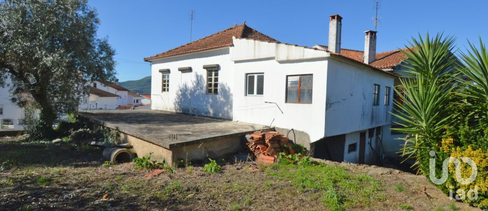 Casa tradicional T3 em Espinhal de 244 m²