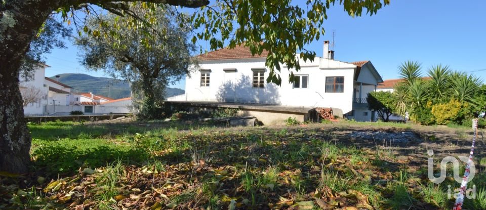 Casa tradicional T3 em Espinhal de 244 m²