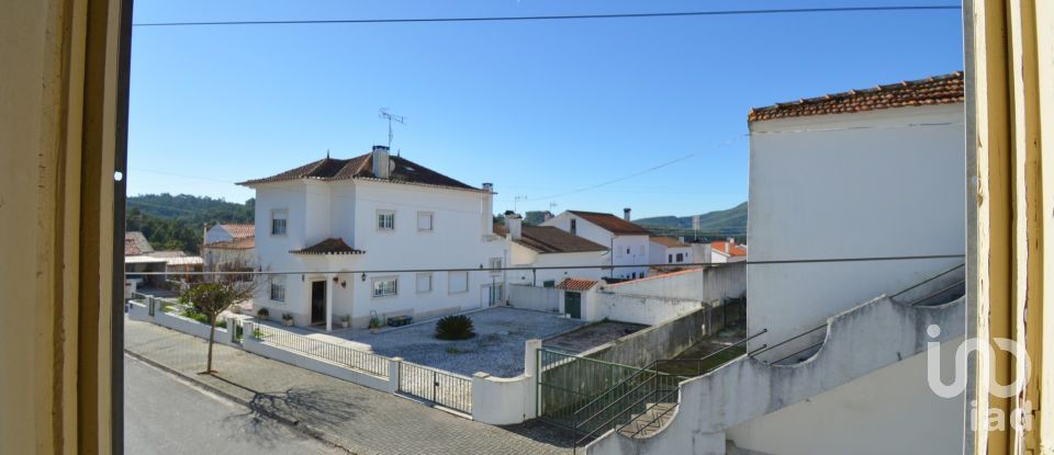 Casa tradicional T3 em Espinhal de 244 m²