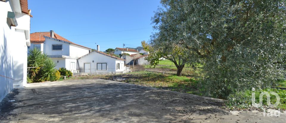 Casa tradicional T3 em Espinhal de 244 m²