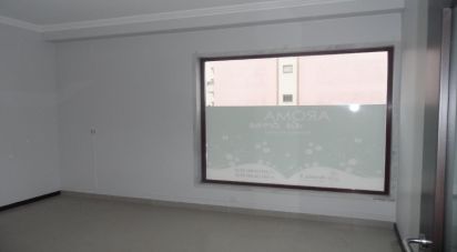Offices in Ramada e Caneças of 83 m²