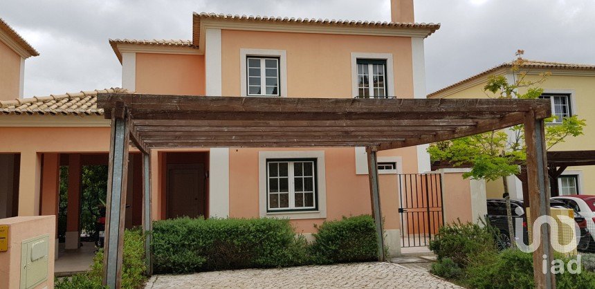 Casa / Villa T4 em Alcabideche de 277 m²