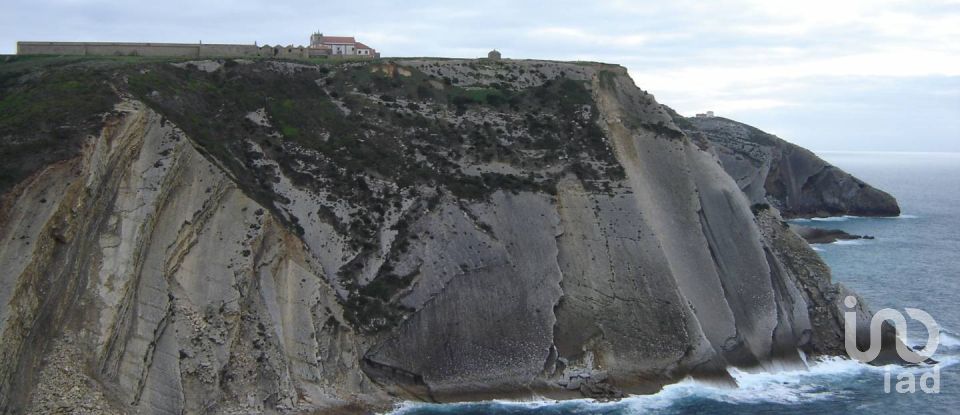 Moradia T2 em Sesimbra (Castelo) de 224 m²