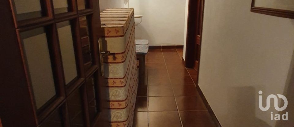 Maison de village T3 à Açoreira de 98 m²