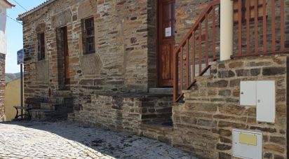 Maison de village T3 à Açoreira de 234 m²