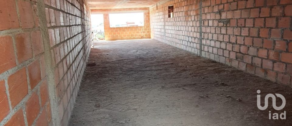 Maison de village T3 à Açoreira de 234 m²