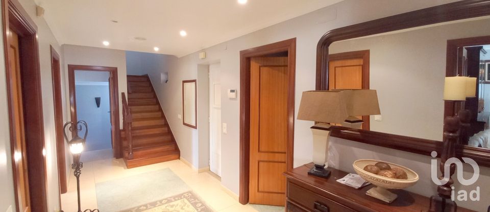 Moradia T6 em Dois Portos e Runa de 498 m²