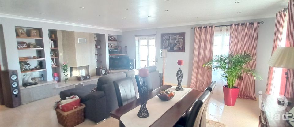 Moradia T6 em Dois Portos e Runa de 498 m²