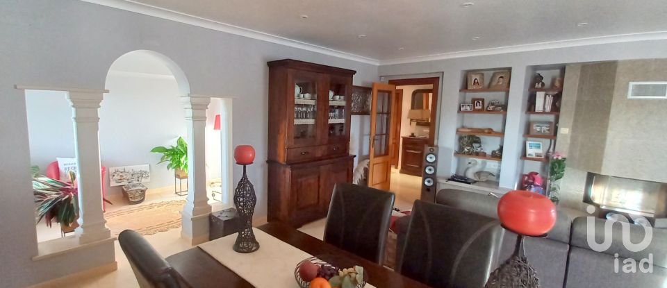 Moradia T6 em Dois Portos e Runa de 498 m²