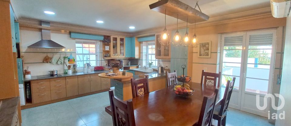 Moradia T6 em Dois Portos e Runa de 498 m²