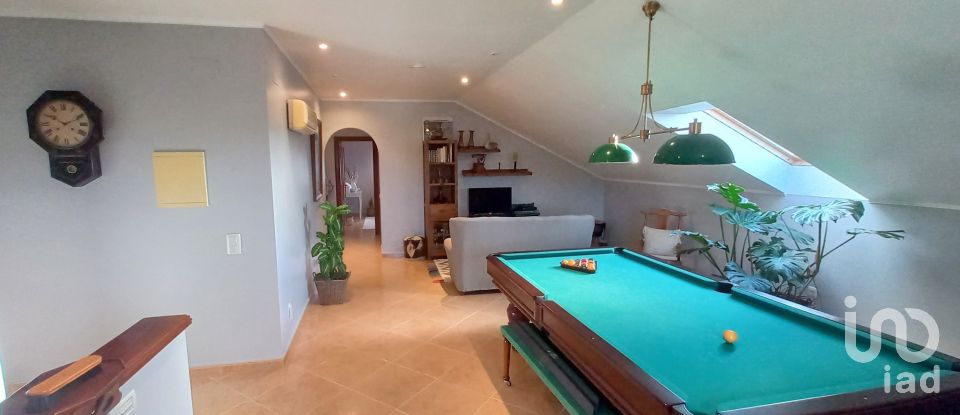 Moradia T6 em Dois Portos e Runa de 498 m²