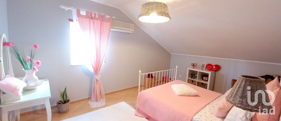 Moradia T6 em Dois Portos e Runa de 498 m²