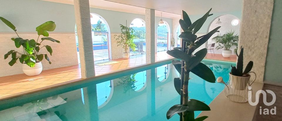 Moradia T6 em Dois Portos e Runa de 498 m²