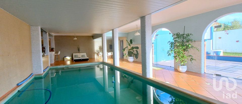 Moradia T6 em Dois Portos e Runa de 498 m²