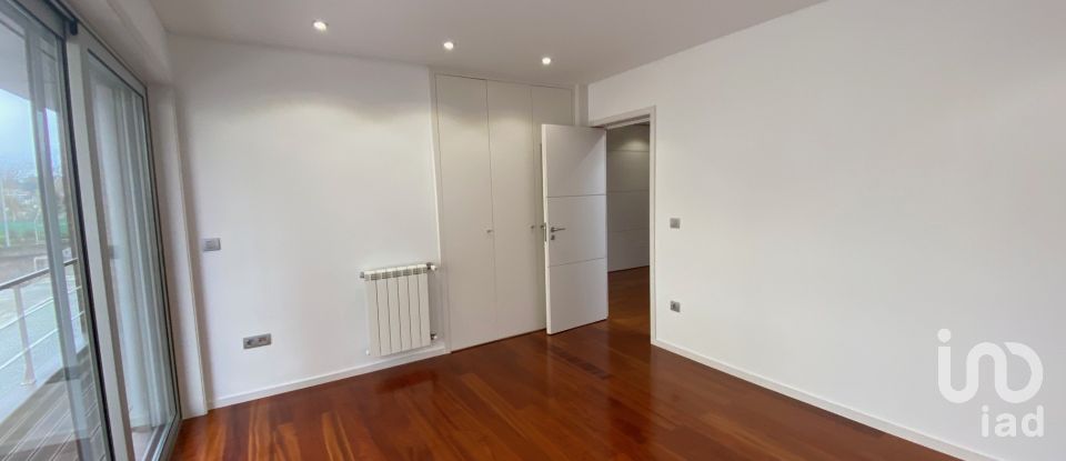 Lodge T5 in Espinho of 302 m²