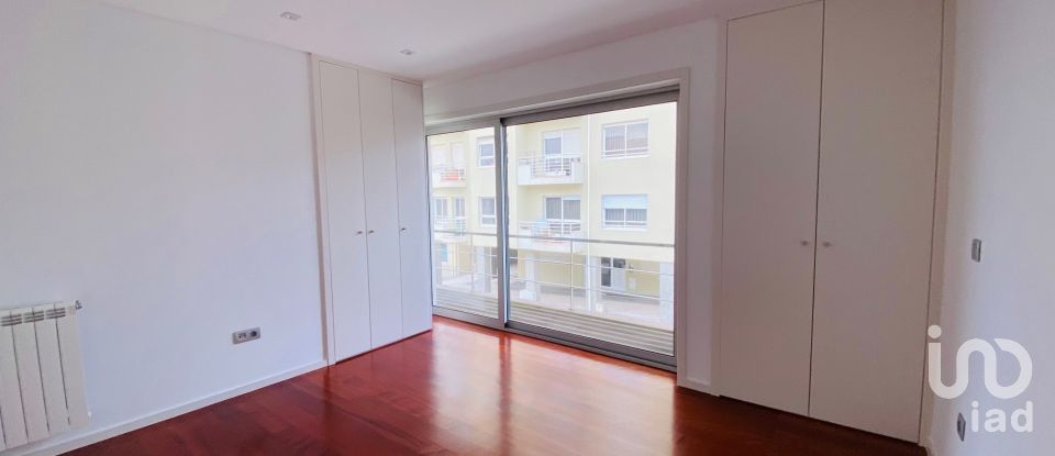 Lodge T5 in Espinho of 302 m²