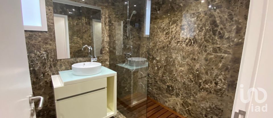 Lodge T5 in Espinho of 302 m²