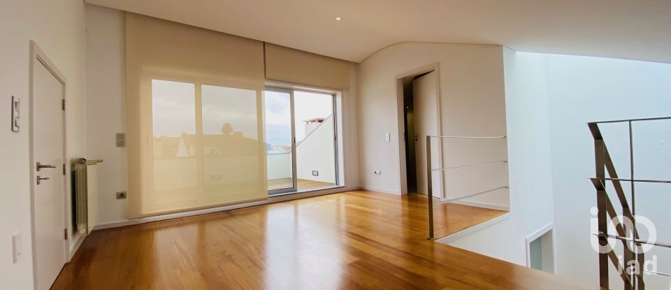 Lodge T5 in Espinho of 302 m²