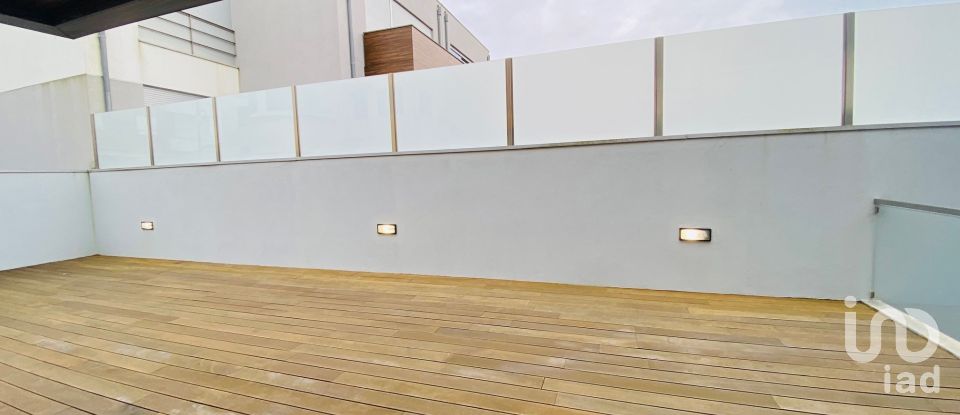 Lodge T5 in Espinho of 302 m²