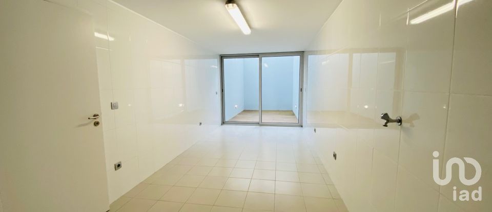 Lodge T5 in Espinho of 302 m²