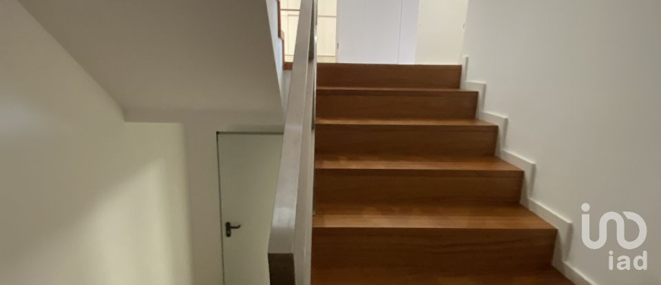 Lodge T5 in Espinho of 302 m²