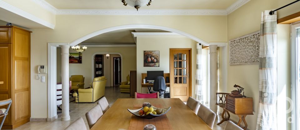 House T6 in São Martinho do Porto of 360 m²