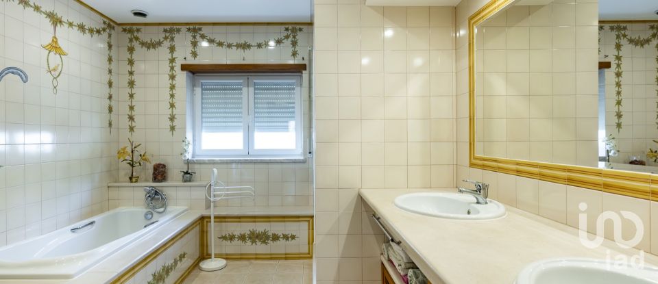 House T6 in São Martinho do Porto of 360 m²