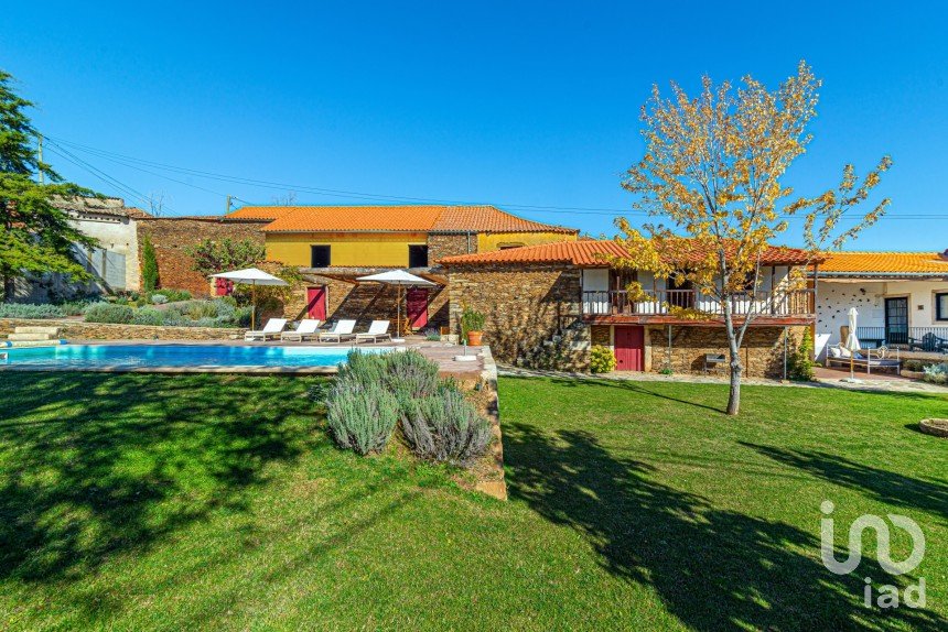 Maison T5 à Avantos e Romeu de 300 m²