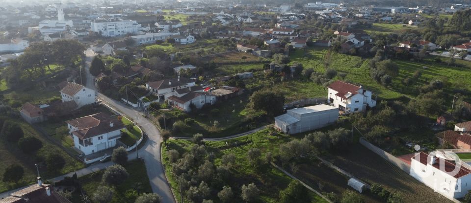 Land in Meirinhas of 1,673 m²