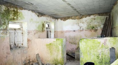 Terrain à Cabreiros e Albergaria da Serra de 250 m²