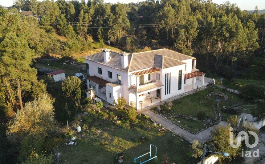 Farm T6 in Rio de Couros e Casal dos Bernardos of 1,048 m²