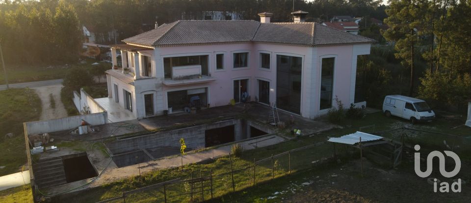 Farm T6 in Rio de Couros e Casal dos Bernardos of 1,048 m²