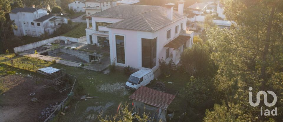 Farm T6 in Rio de Couros e Casal dos Bernardos of 1,048 m²