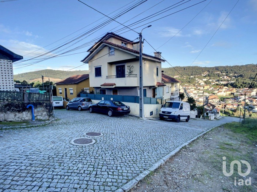 Maison T3 à Fânzeres e São Pedro da Cova de 209 m²