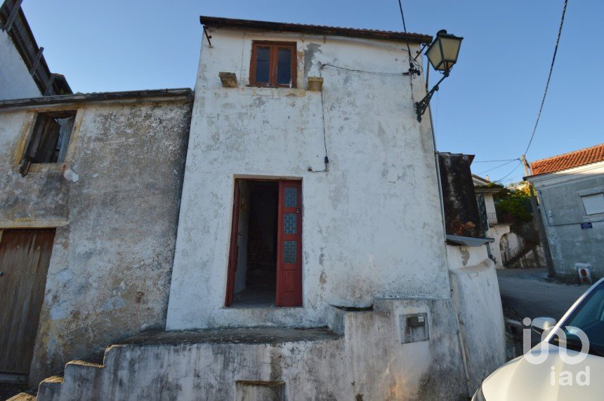 Casa tradicional T2 em São Miguel, Santa Eufémia e Rabaçal de 15 m²