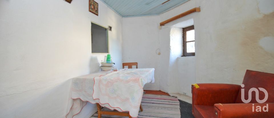 Casa tradicional T2 em São Miguel, Santa Eufémia e Rabaçal de 15 m²