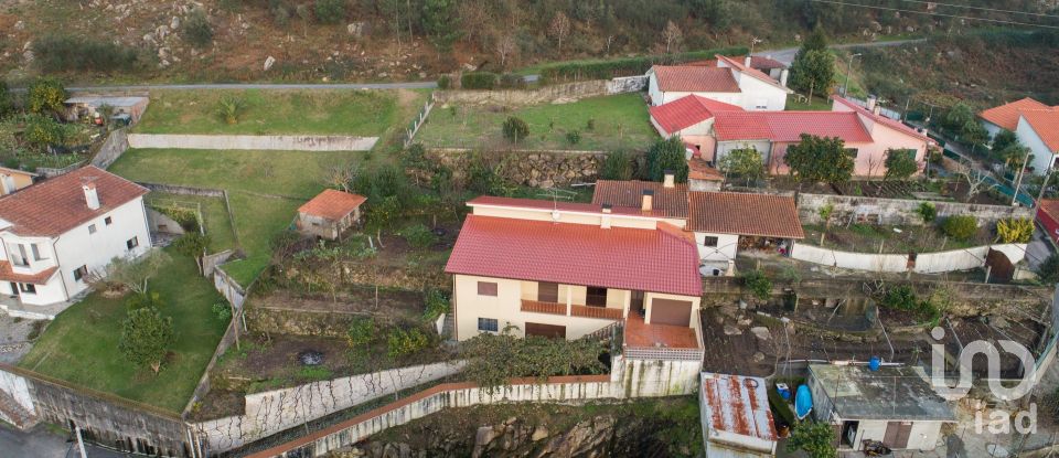 Casa / Villa T3 em Navió e Vitorino dos Piães de 135 m²