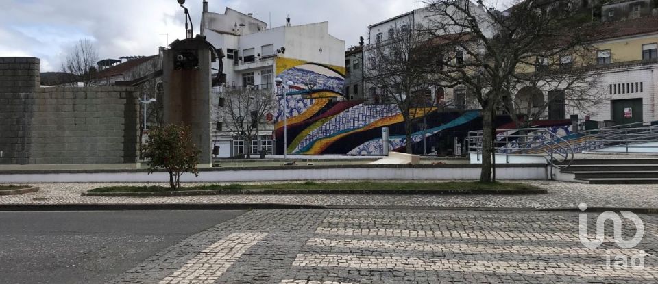 Terreno em Alferce de 224 180 m²