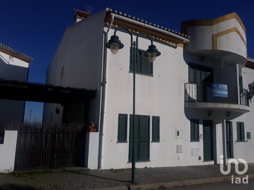 Lodge T4 in Santa Maria da Devesa of 234 m²