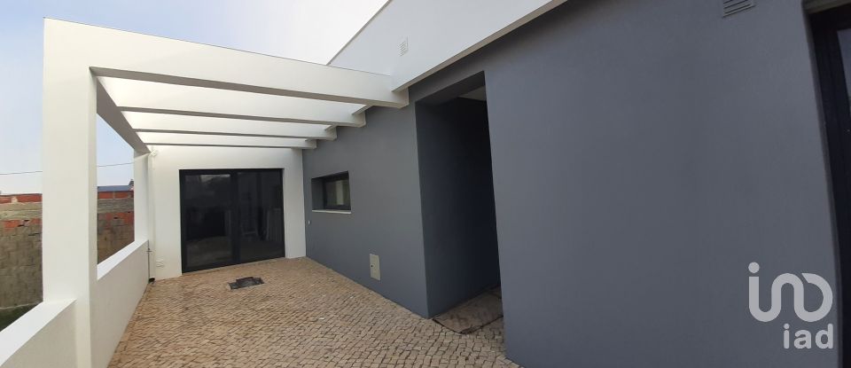 Lodge T3 in Fernão Ferro of 257 m²