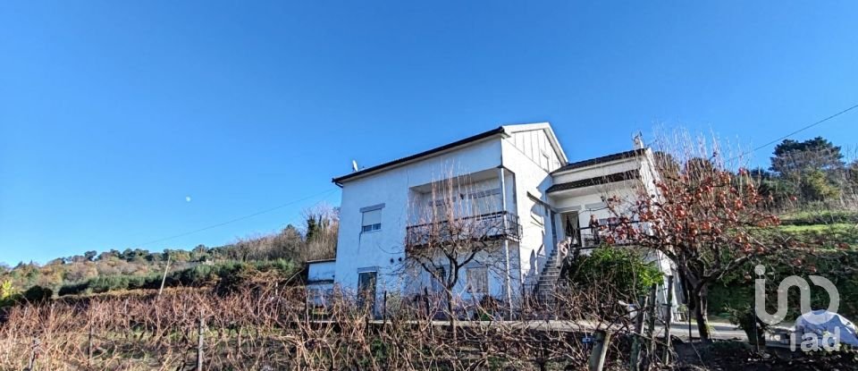 Traditional house T3 in Gouveia of 224 m²