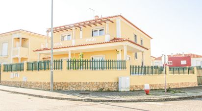 Casa / Villa T6 em Atouguia da Baleia de 385 m²